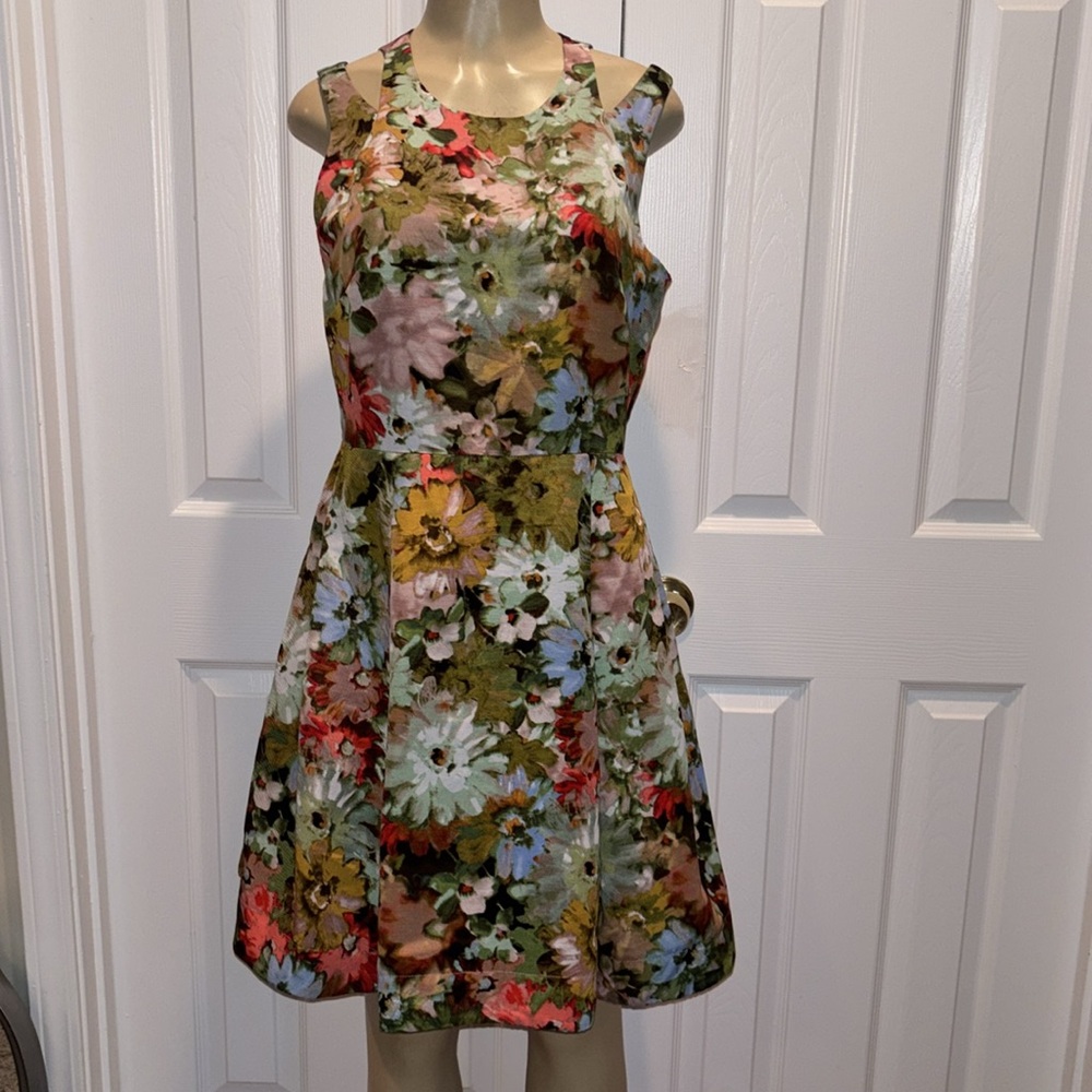 Taylor- Baked Coral Floral Fit & Flare Cut Out Shoulders size 8 - Picture 2 of 7
